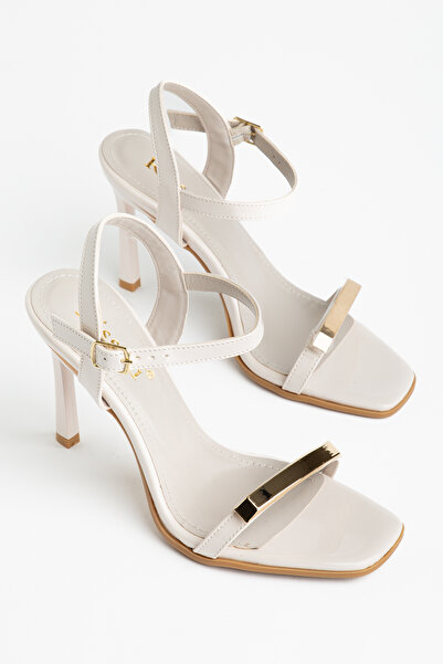 RİSSOLİ Women's Beige Patent Leather Blunt Toe Sandals Metal Buckle Detailed ...