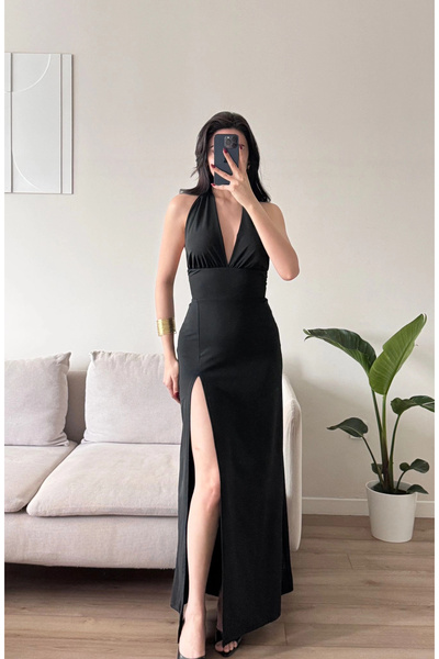 Zoom Butik Halter Yaka Sırt Bağlamalı Yırtmaçlı Maxi Elbise - SİYAH