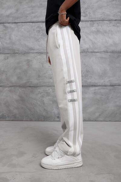 NOMARC Cream Label Detail Baggy Sweatpants