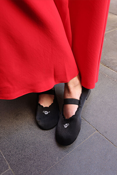 LUTVELIZADE Babet 2602 - Minimal Nakışlı Bant Detaylı Siyah Kadın Babet