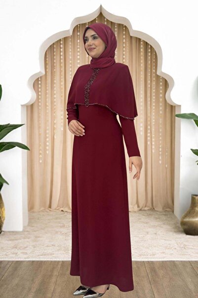 Amine Hüma Boncuk Detaylı Omuzu Pelerinli Sunay Abiye Bordo