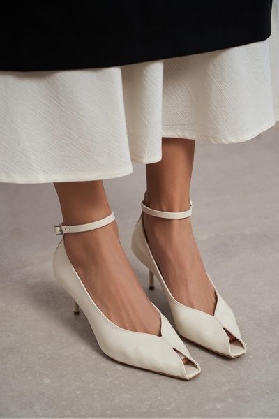 NİŞANTAŞI SHOES Rhea Bej cu model rustic, cu legătură la gleznă, deschis în f...