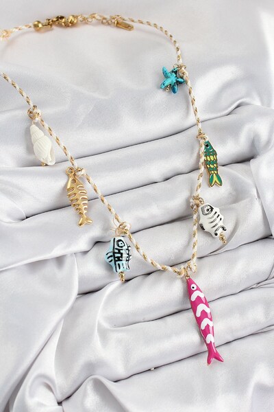 cleovibe قلادة من الخيط الكريمي على شكل سمكة وردية بزخارف سيراميك من ألتو