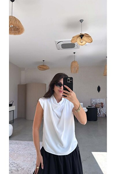 Buket Teke إكرو مزوّد بحشوات أكتاف كريب ديجاجي بلوز