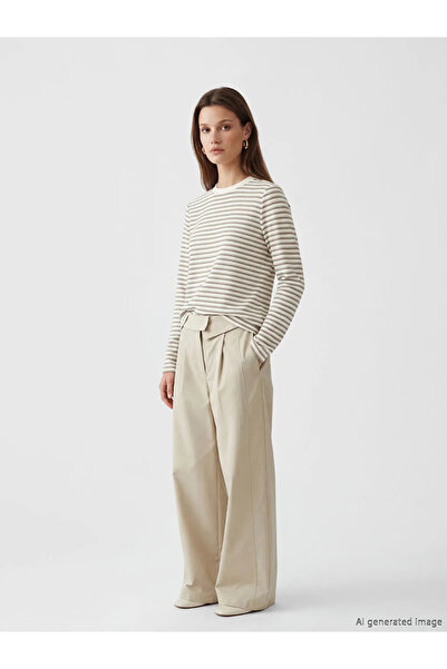 LC Waikiki LCW Modest Ekru Bisiklet Yaka Çizgili Kadın Tişört