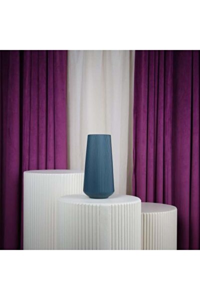 Yarn World Blue Plastic Flower Vase