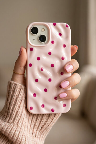 KVK PRİVACY iPhone 13 / 14 / 15 Dalgalı Desenli Pembe Puantiyeli Silikon Kılı...