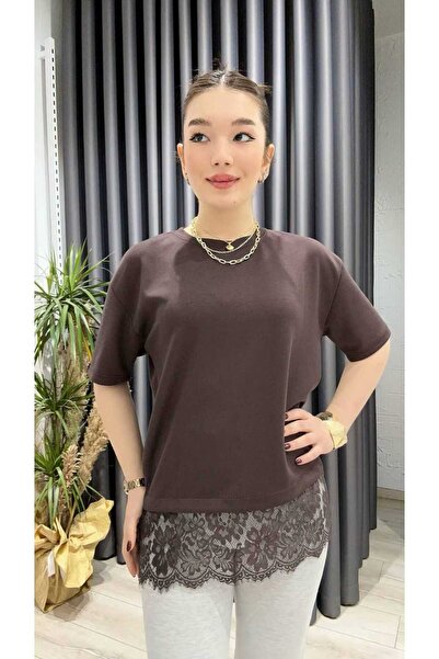 IŞILDA FASHION Δαντελένια λεπτομέρεια στη φούστα και στο μπλουζάκι