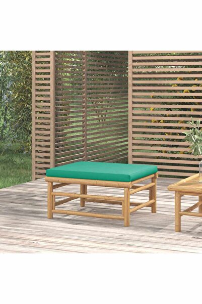 Concept Taburet de grădină, pernă verde, bambus