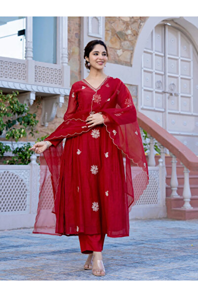MYSMAR طقم أناركالي أحمر مطرّز من قميص وبنطال مع شال - ALV2125 - أحمر