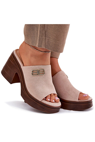 Vinceza Women's sandals on a chunky heel with a gold detail 17400 beige 36