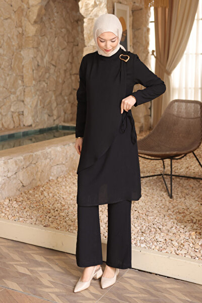 İmajButik Costum cu tunică neagră cu cravată în talie