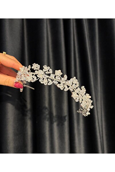 KREATIVA Flexible Tiara with Pearls and Zirconia