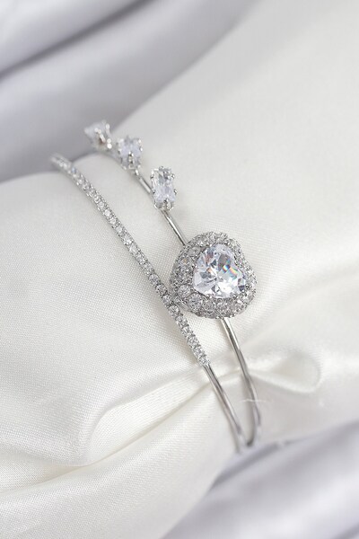 Inure Jewelry سوار نسائي من النحاس مرصع بحجر الزركون على شكل قلب باللون الفضي