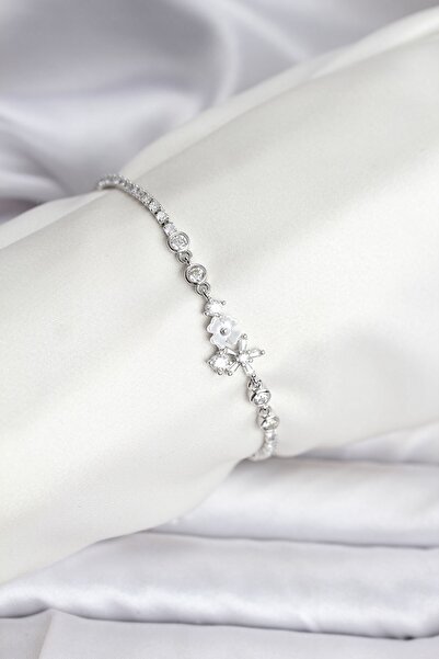 Inure Jewelry سوار نسائي فضي اللون مرصع بأحجار الزركون على شكل زهرة