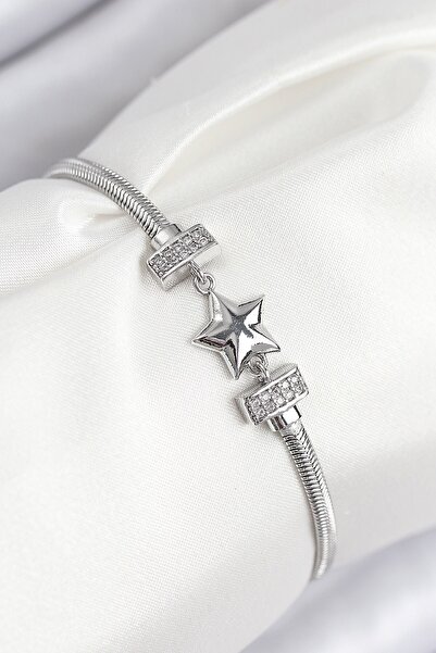 Inure Jewelry سوار نسائي من النحاس والزركون الحجري على شكل برسيم موديل فضي اللون