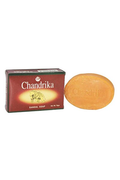 chandrika صابون استحمام منشط للبشرة بخلاصة زيت خشب الصندل النقي (75 جرام)
