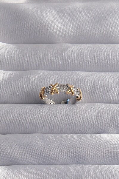 Inure Jewelry خاتم موديل XOXO بحجر الزركون فضي اللون قابل للتعديل من النحاس