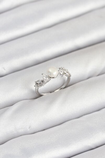 Inure Jewelry خاتم نسائي موديل مرصع بالزركون واللؤلؤ بلون فضي نحاسي