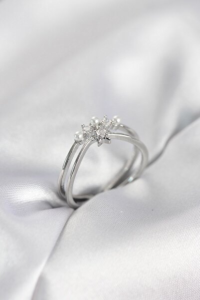 Inure Jewelry خاتم نسائي من اللؤلؤ الفضي اللون بتصميم نجمة مرصع بحجر الزركون