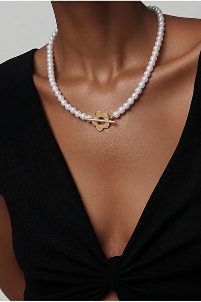 TRIAXISMOB Choker necklace with pearls and decorative gold closure