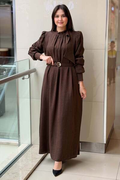 Nuss Fular Yaka Omuz Düğme Detaylı Kemerli Elbise