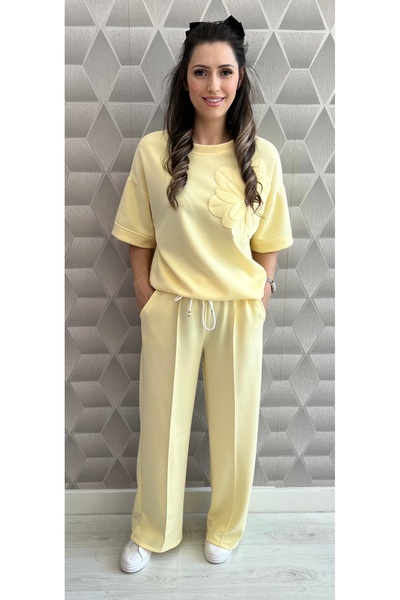 styleFlex Women's elastic viscose tracksuit with 3D flower applique