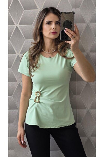 OnlyForYou Short-sleeved blouse made of elastic lycra and gold accessory