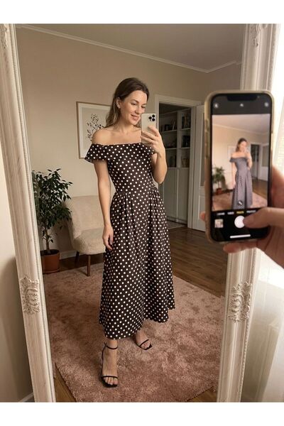 qeteen Polka Dot Li (Polka Dot) Carmen Collar Maxi Dress