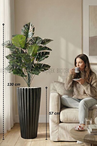 BİÇİÇEK 130 CM MONSTERA BİTKİSİ SİYAH LİLYUM SAKSIDA