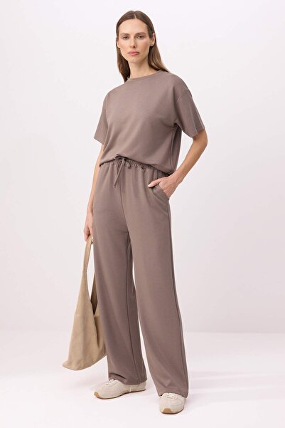 Trendyol Collection Βιζόν Κοντομάνικο Πλεκτό Σετ με Λαιμόκοψη Ποδηλάτου Χαλαρ...