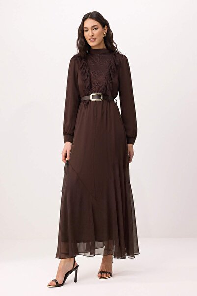 Trendyol Modest فستان تيكتور من الشيفون يوريو ذو نسيج مسطح مبطن بحزام بني TCT...