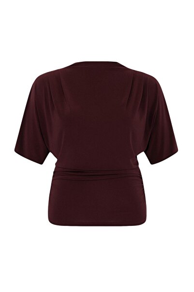 Trendyol Curve بلوزة محبوكة مرنة ذات ياقة قاربية وأكمام قصيرة باللون البني TB...