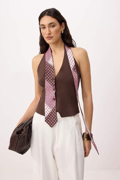 Trendyol Collection بلوزة بنية اللون بتفاصيل ربطة عنق قابلة للإزالة تلتف حول ...