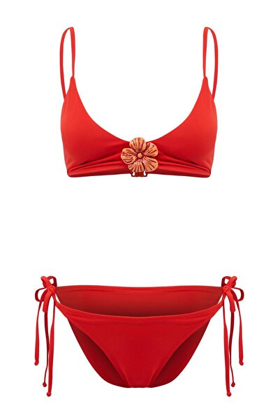 Trendyol Collection طقم بيكيني عادي الخصر مزين بزهور الرمان مع إكسسوارات مصبو...