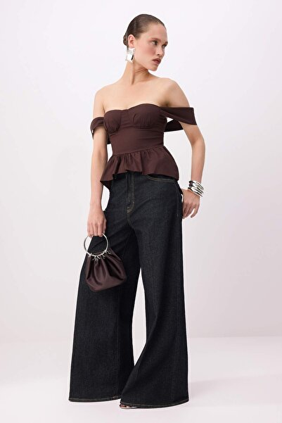 Trendyol Collection بلايزر حفلات من قماش البوبلين بتفاصيل بيبلوم ورباط بني ال...