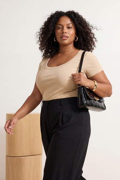 Trendyol Curve Bluză bej cu guler tip Havuz tricotaj cu striații basic din ma...