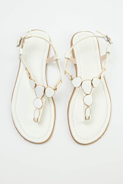 TRENDYOL SHOES Weiße Damensandalen TAKSS26SD00015