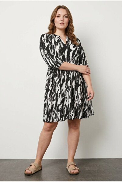 Stil Diva Μίνι φόρεμα Lycra με σχέδιο, με μισά μανίκια και λαιμόκοψη V σε μεγ...