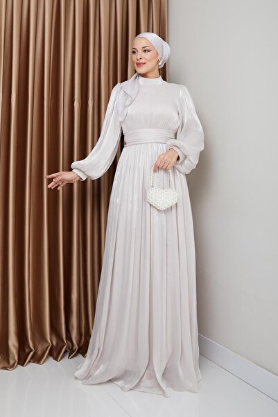 Olcay Yoryo Silk Hijab Abendkleid mit Taillengürtel und Kordelzug-Detail STON...