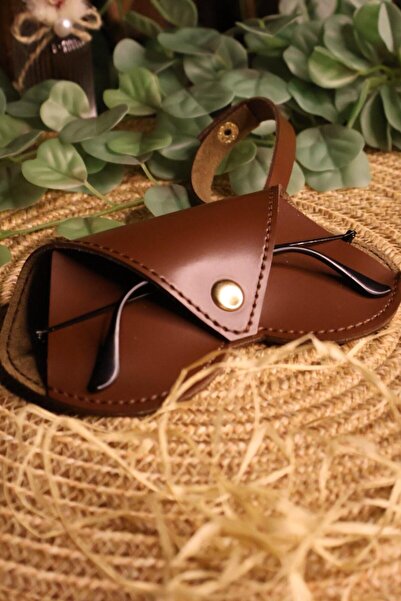 Hanging Glasses Case Heart Model (Red Coffee )