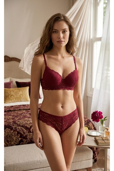 hepimiz alalım طقم حمالة صدر بوش أب بتفاصيل دانتيل باللون العنابي