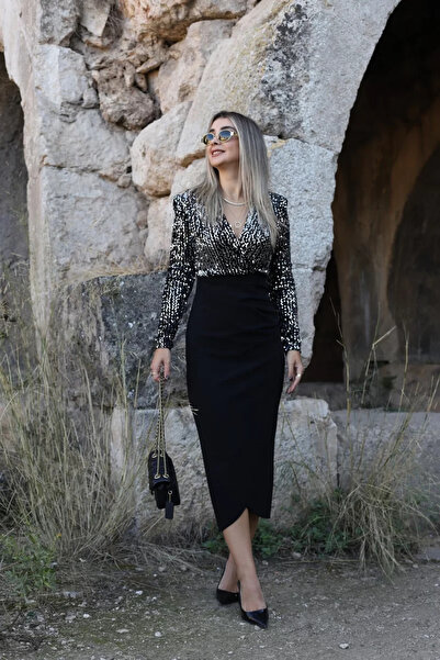 bytugcekaya فستان بأزرار على الجهتين مطرز بالفضة