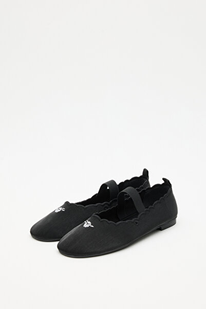 LUTVELIZADE Babet 2602 - Minimal Nakışlı Bant Detaylı Siyah Kadın Babet