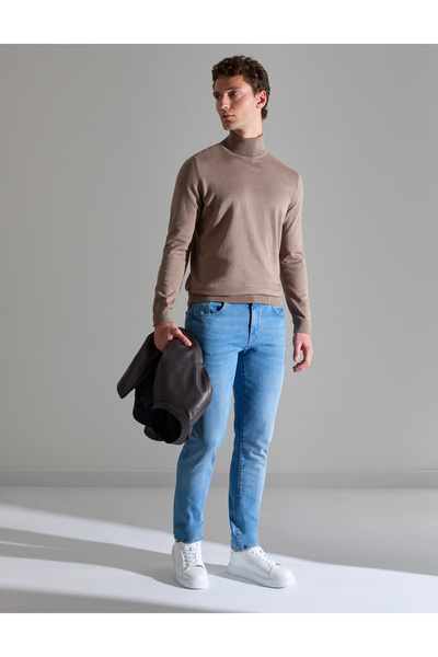 Pierre Cardin سترة تريكو أساسية ذات ياقة دائرية وقصة ضيقة من مينك ميلانج 5031...