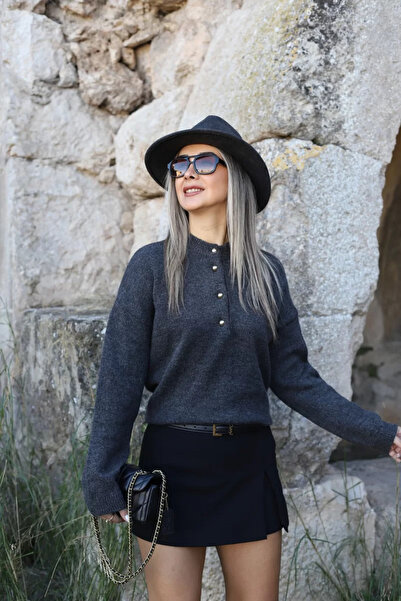 bytugcekaya Πουλόβερ με τέσσερα κουμπιά σε στάνταρ μέγεθος ανθρακί