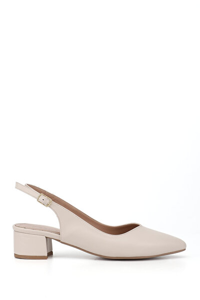 GÖNDERİ(R) حذاء نسائي كريمي اللون بمقدمة مدببة ومفتوح من الخلف