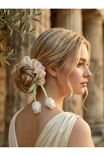 REBORN DESIGN Cream Color 10 cm Satin Bagel Buckle with Hanging Tulip Figure