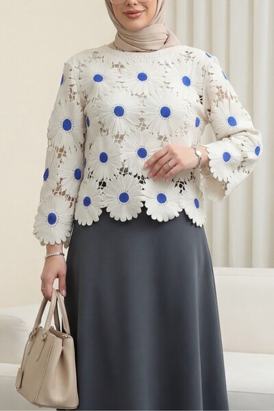 HİJABAYA Μπλούζα πλεκτή με λαιμόκοψη Kayık Papatya Με σχέδιο