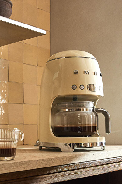 SMEG 50's Style Retro Krem Filtre Kahve Makinesi
